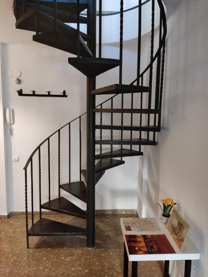 Appartamento Tu Ático Lindo Cordova Esterno foto